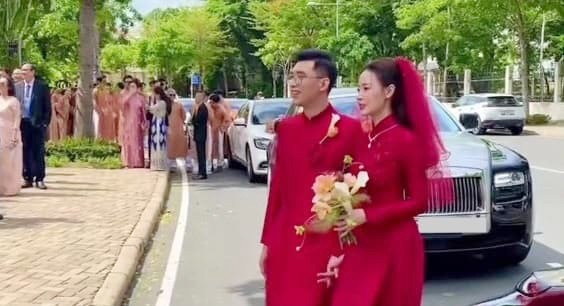 Giải trí - Choáng ngợp với dinh thự trăm tỷ Midu sẽ về ở sau khi cưới chồng (Hình 2).