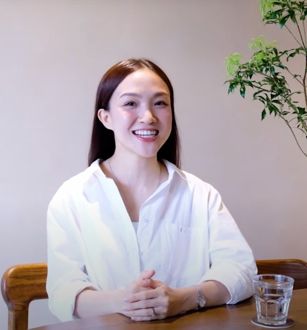 Hôn nhân hạnh phúc bên vợ kém tuổi của anh trai có hình thể như lực sĩ