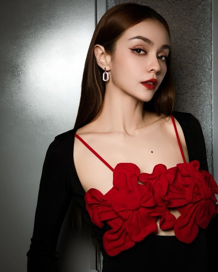 Tuổi 32 xinh đẹp, gợi cảm của “chị đẹp'” MLee đi thi Hoa hậu
