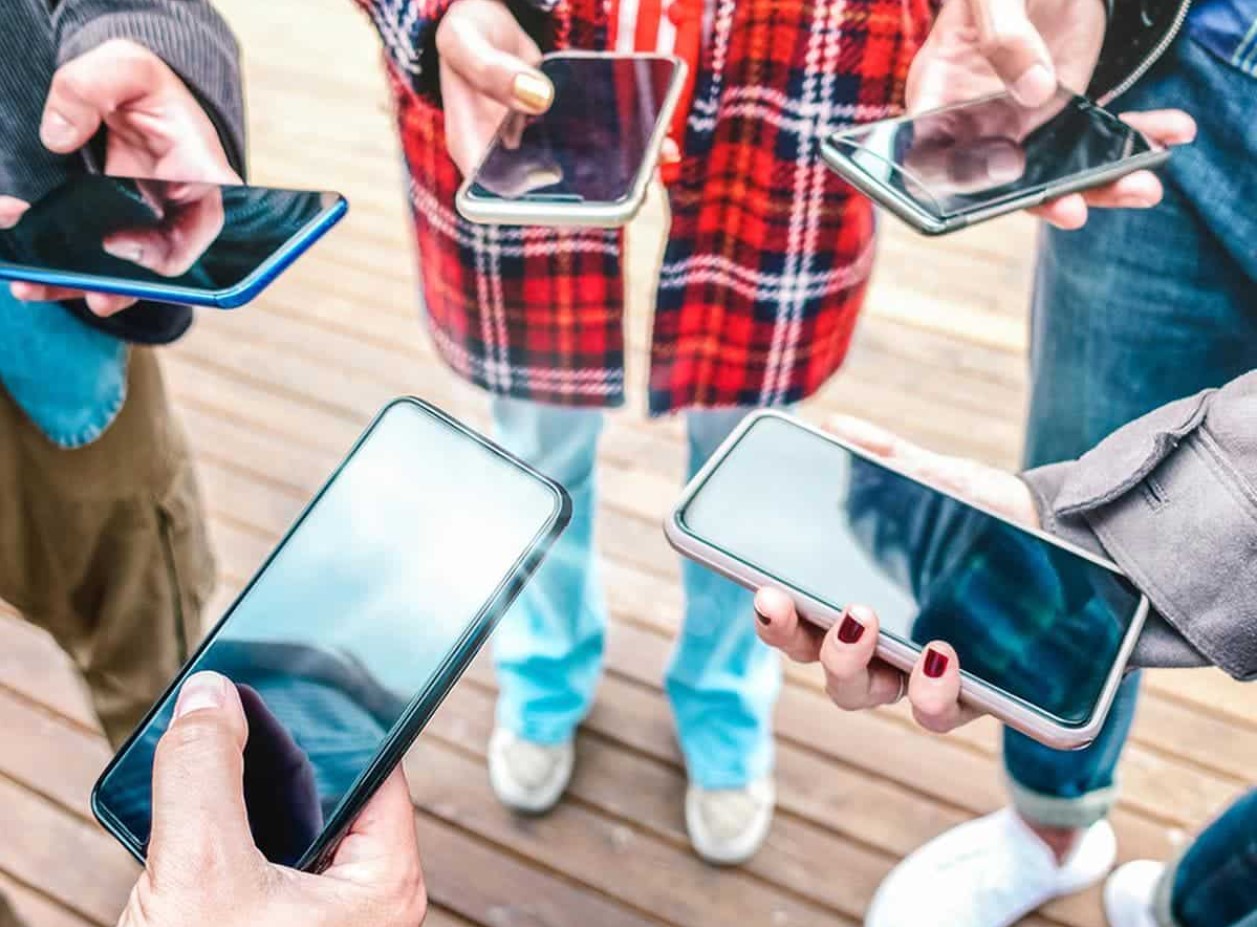  Mỹ cấm xuất khẩu smartphone giá trên 300 USD sang Nga