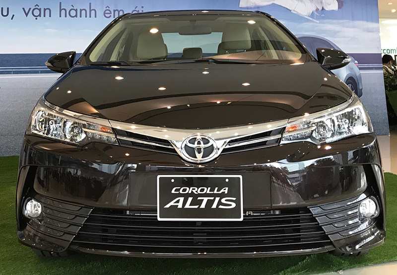 Giá xe Toyota Corolla Altis 2018 cập nhật mới nhất