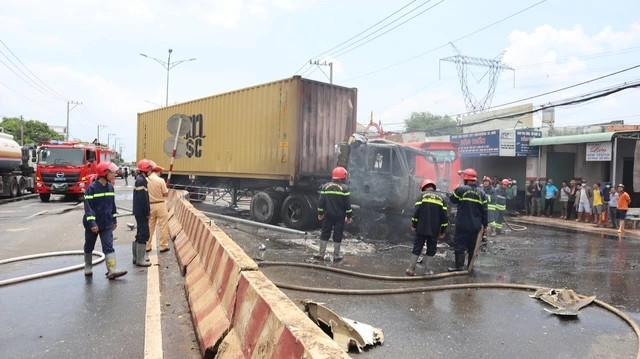 Dân sinh - Bình phước: Tai nạn liên hoàn giữa 4 ô tô (Hình 2).