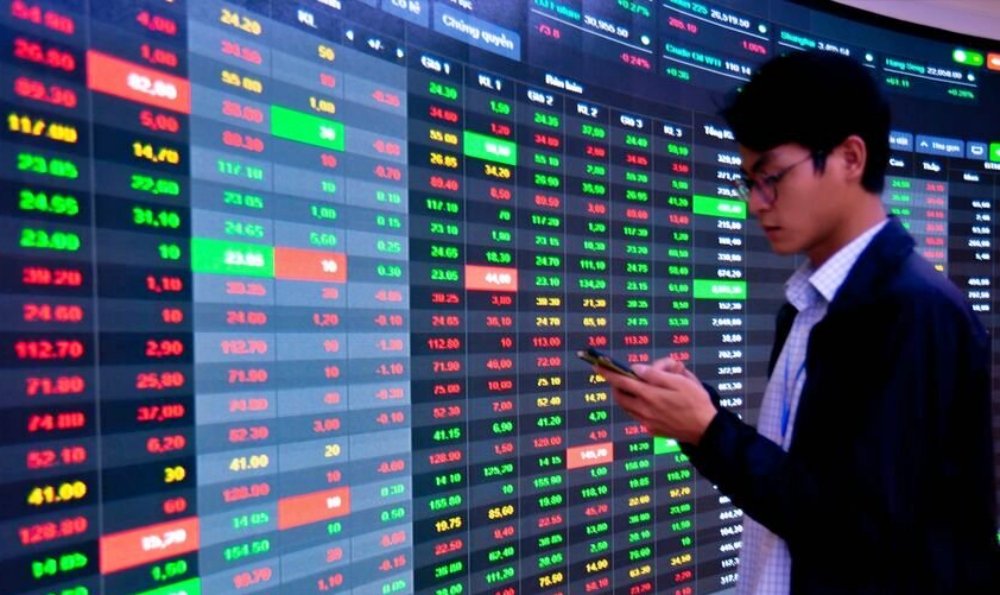 Lăng kính chứng khoán: Khả năng thị trường chỉ dao động vùng 1035-1045