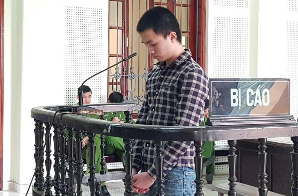 Nóng 24h: Giúp các "quý bà" cài phần mềm nghe lén, bị cáo lĩnh án tù - Hình 5