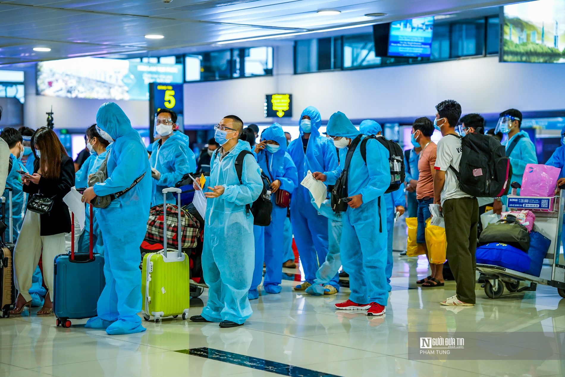 Sự kiện - Hà Nội: Đưa 299 người về từ TP. HCM đi cách ly (Hình 13).