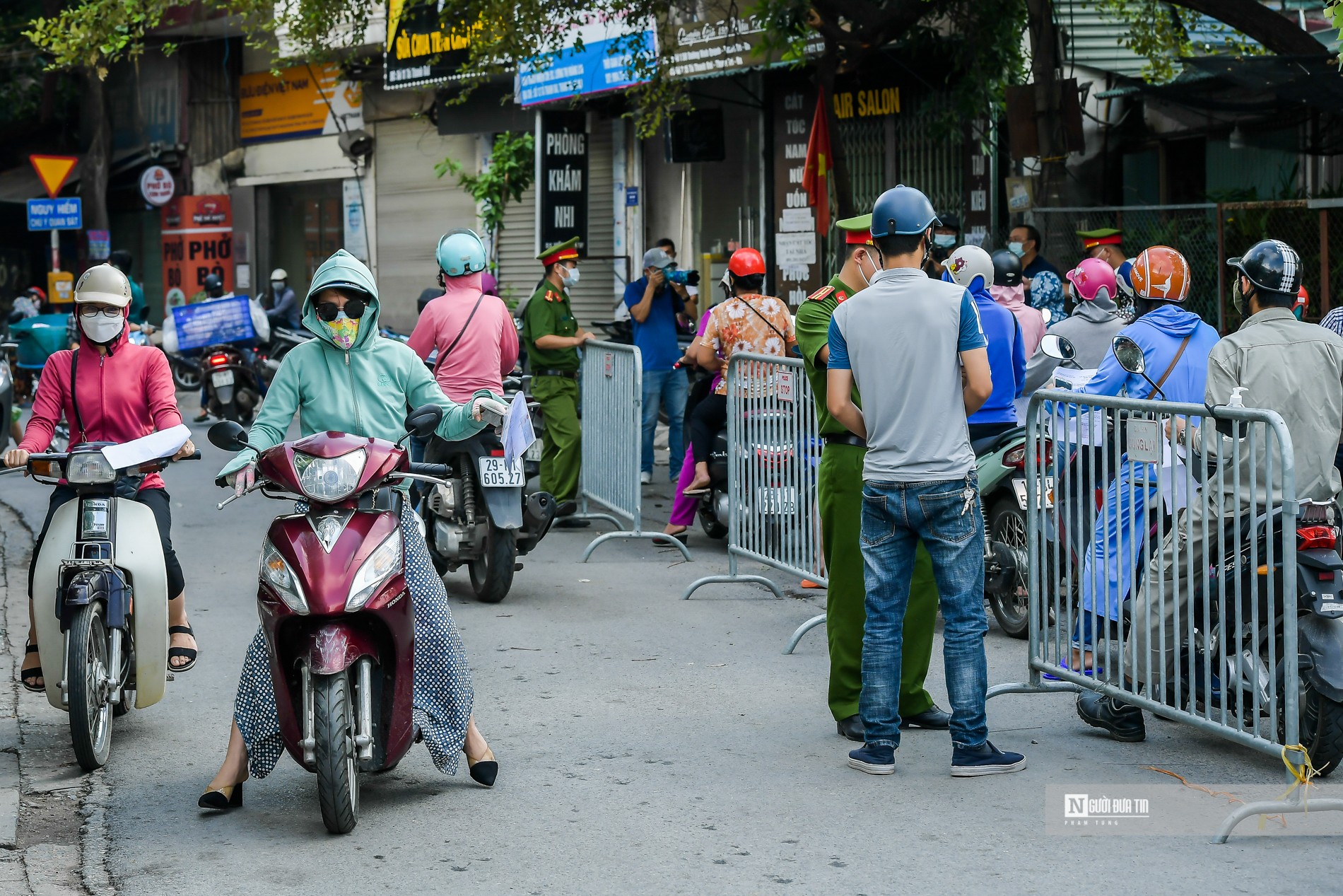 Dân sinh - Hà Nội: Hàng loạt xe quay đầu do không có lịch làm việc (Hình 10).