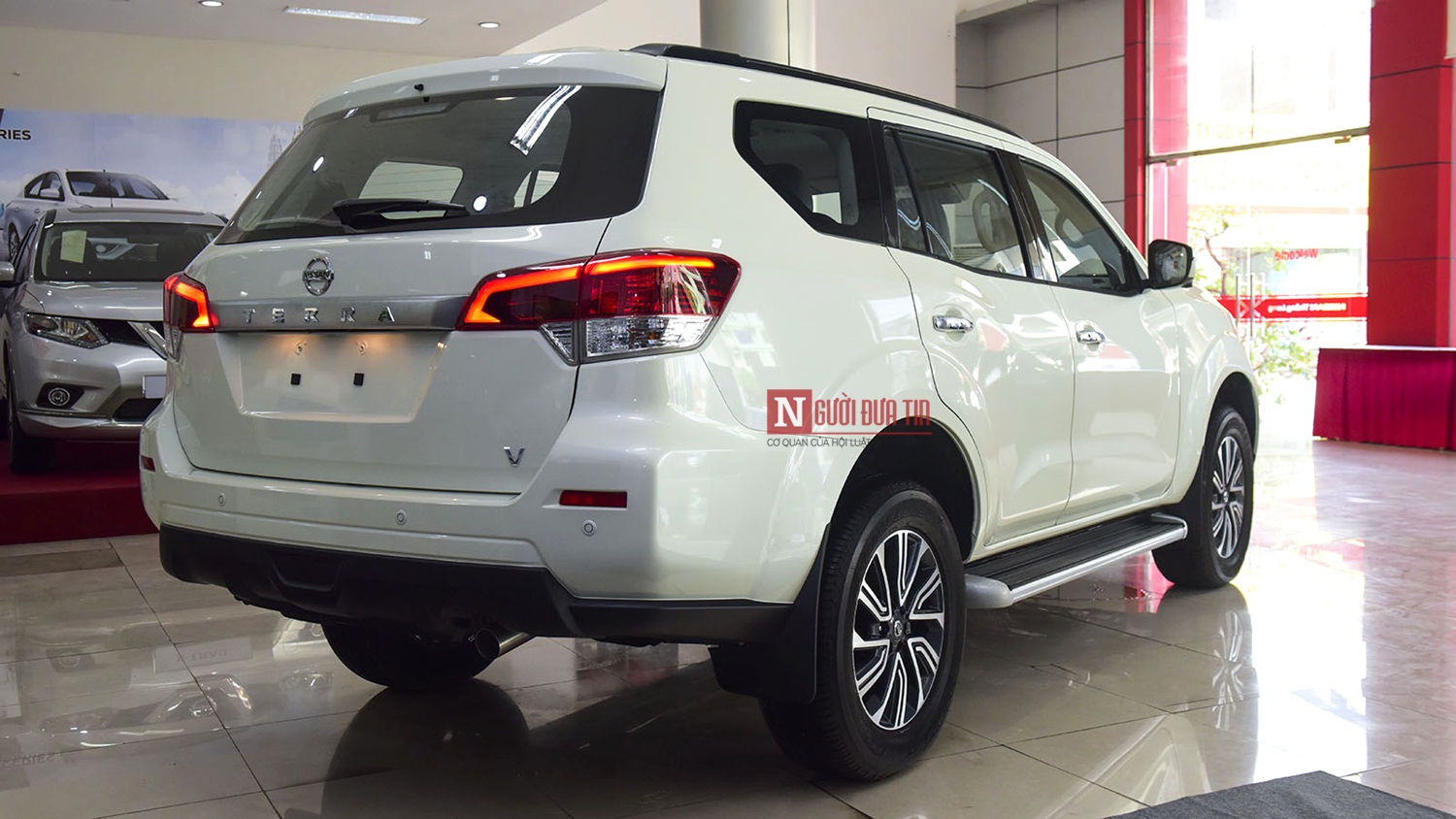 Bảng giá xe - Nissan bất ngờ giảm giá bán dòng xe 7 chỗ Terra