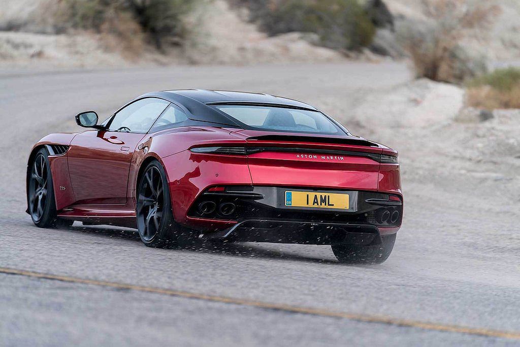 Thị trường xe - Aston Martin DBS Superleggera: Xe khủng bước ra từ 'bom tấn' (Hình 2).