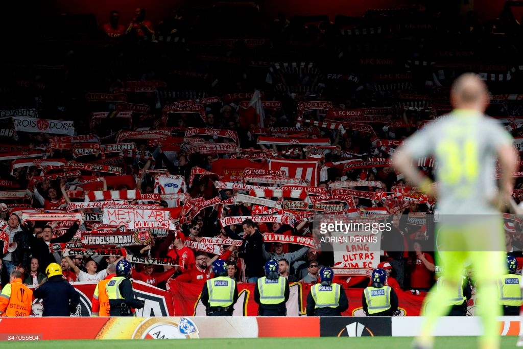Chùm ảnh: Emirates suýt "vỡ trận" trong ngày Arsenal nhọc nhằn vượt qua Cologne - Hình 4