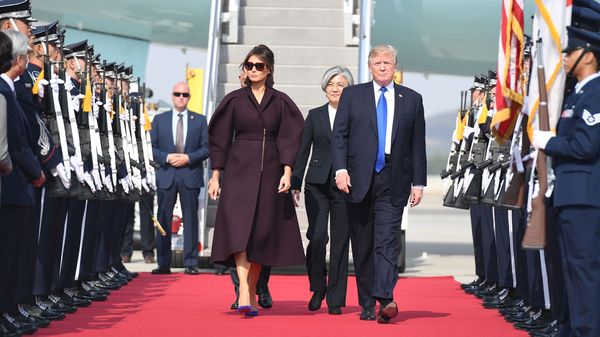 Những khoảnh khắc đặc biệt của Tổng thống Trump trên đường công du châu Á - Hình 12