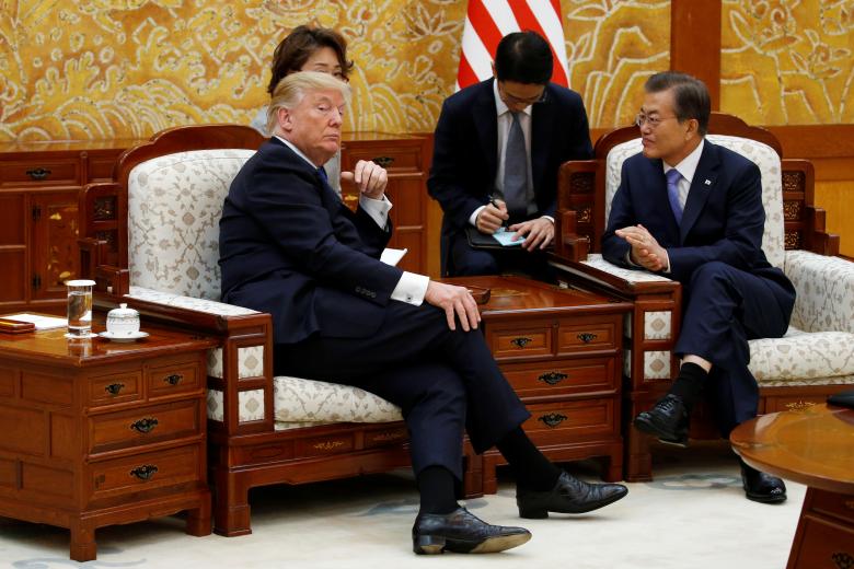 Những khoảnh khắc đặc biệt của Tổng thống Trump trên đường công du châu Á - Hình 14