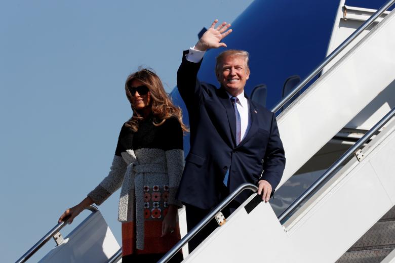 Những khoảnh khắc đặc biệt của Tổng thống Trump trên đường công du châu Á - Hình 1