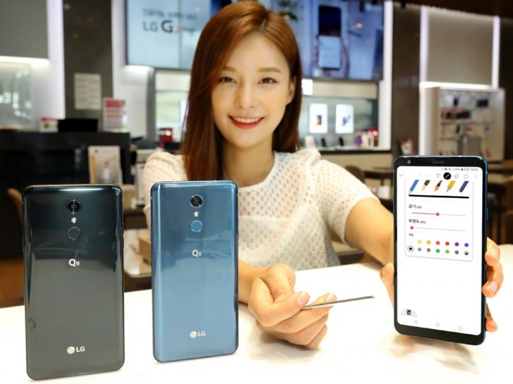 Sản phẩm - LG ra mắt Q8 (2018), màn hình 6.2 inch, camera selfie góc rộng