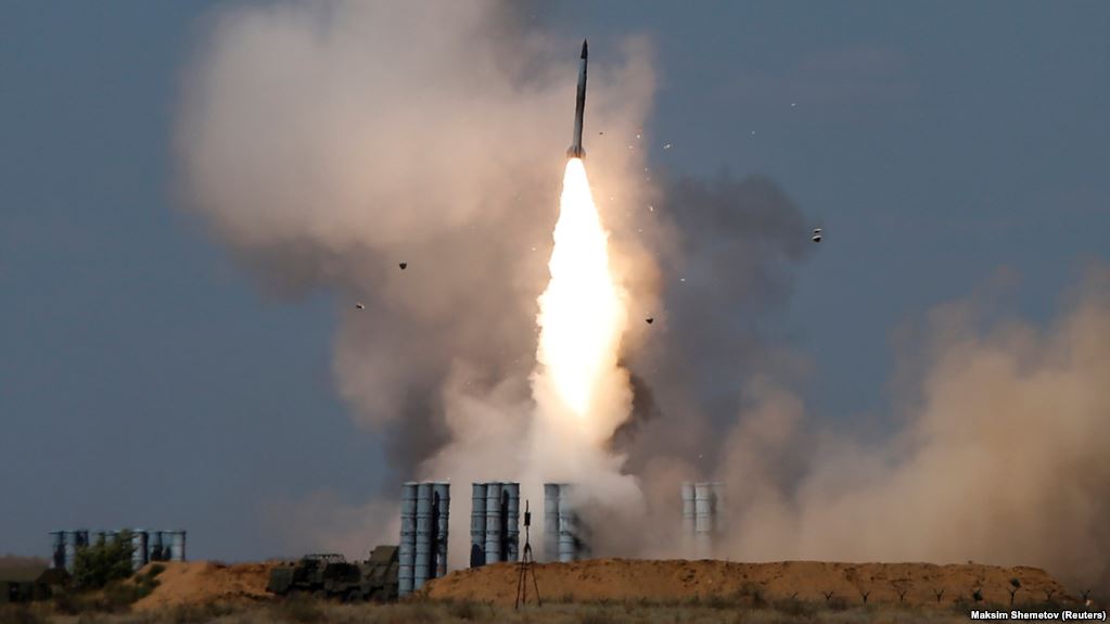 Tiêu điểm - Mỹ 'dọa dẫm' dùng F-22 cùng Israel khắc chế S-300 trước đêm thượng đỉnh Trump-Putin? (Hình 2).