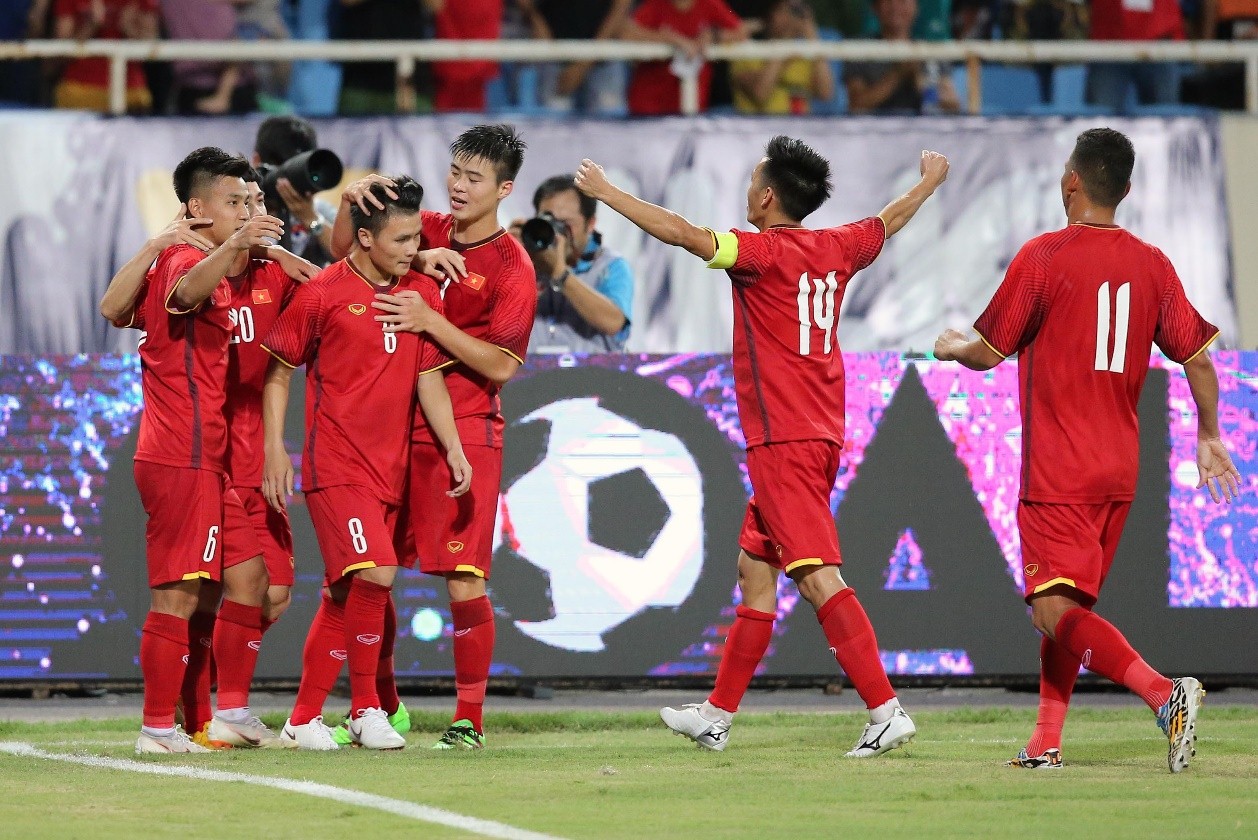 Thể thao - Trực tiếp bóng đá AFF Cup 2018 Việt Nam - Myanmar: HLV Park Hang-seo sẽ làm gì với lối đá lăn xả, sức mạnh của Myanmar?