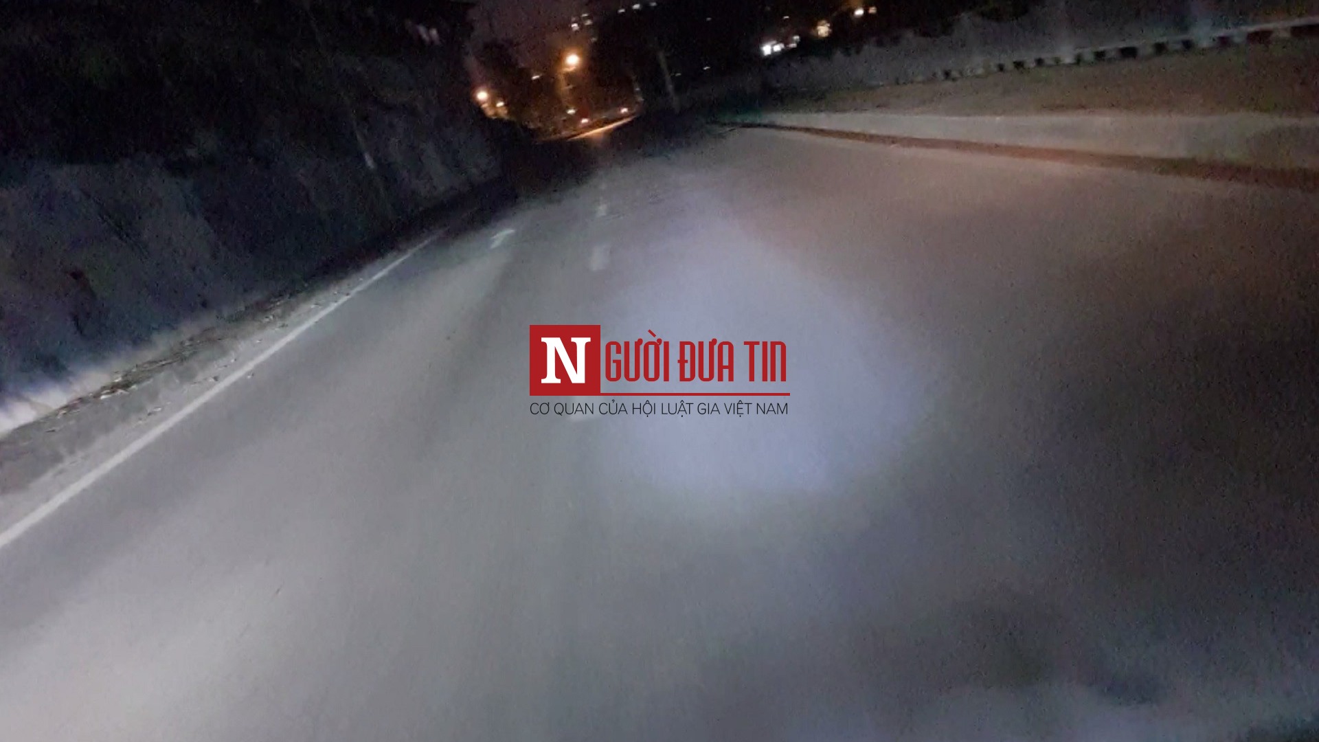 Dân sinh - Những độc chiêu mời gọi khách làng chơi - Kỳ 1: Những 'bóng ma đêm' (Hình 2).