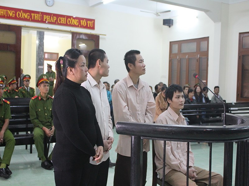 Thầy giáo nghiện vác súng vào rừng buôn ma túy - Hình 2