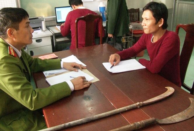 Nóng 24H: Điều tra vụ bé gái thiệt mạng vì trúng nhát dao của cha - Hình 2
