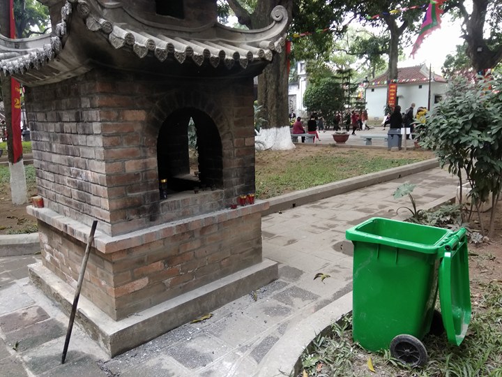 Hà Nội: Khảo sát thực tế việc đốt vàng mã tại các đền, chùa - Hình 13