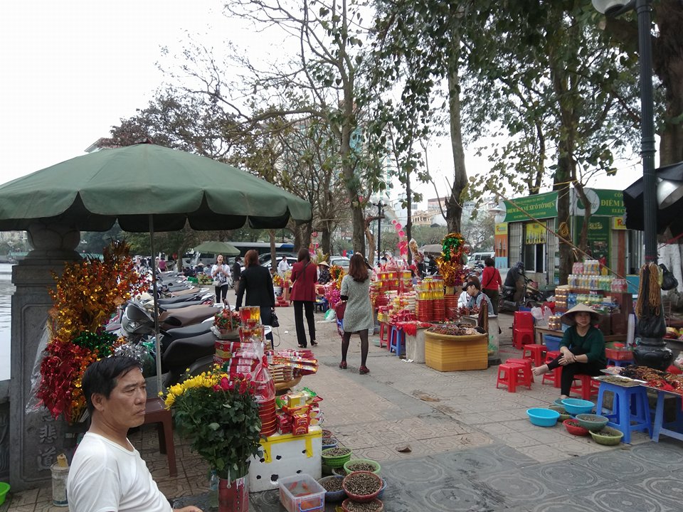 Hà Nội: Khảo sát thực tế việc đốt vàng mã tại các đền, chùa - Hình 6