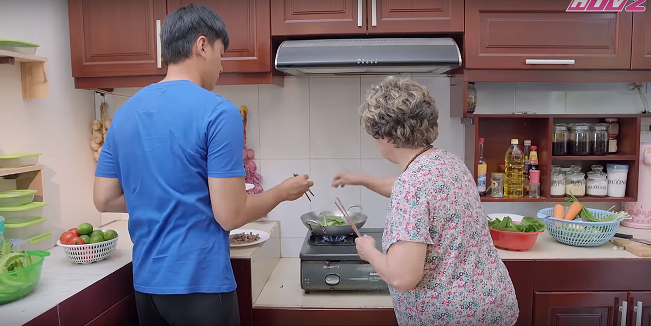 TV Show - Gạo nếp gạo tẻ tập 63: Bà Mai sa sút trí nhớ, để lại tâm thư rồi bỏ nhà ra đi (Hình 3).