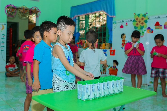 Tiêu dùng & Dư luận - Nhân rộng niềm vui mang tên “Sữa học đường” (Hình 2).