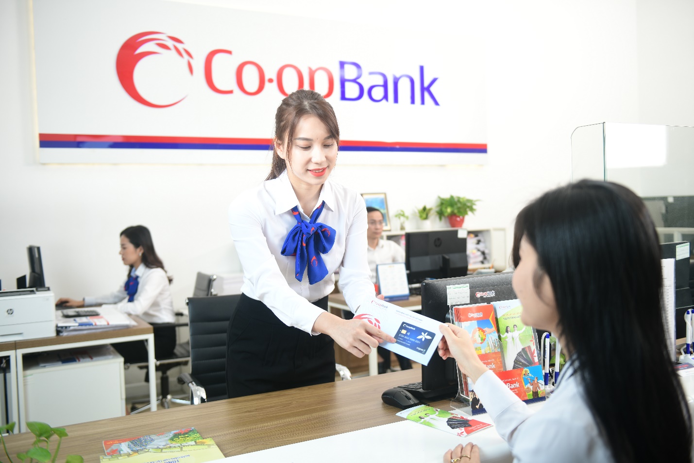 Tài chính - Ngân hàng - Co-opBank: Tháo gỡ khó khăn cho các QTDND là tháo gỡ khó khăn cho chính Co-opBank