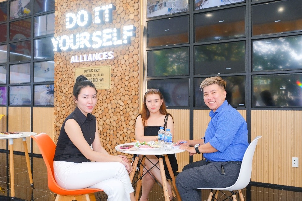 Nghĩ theo “chiều dương” để vượt gió