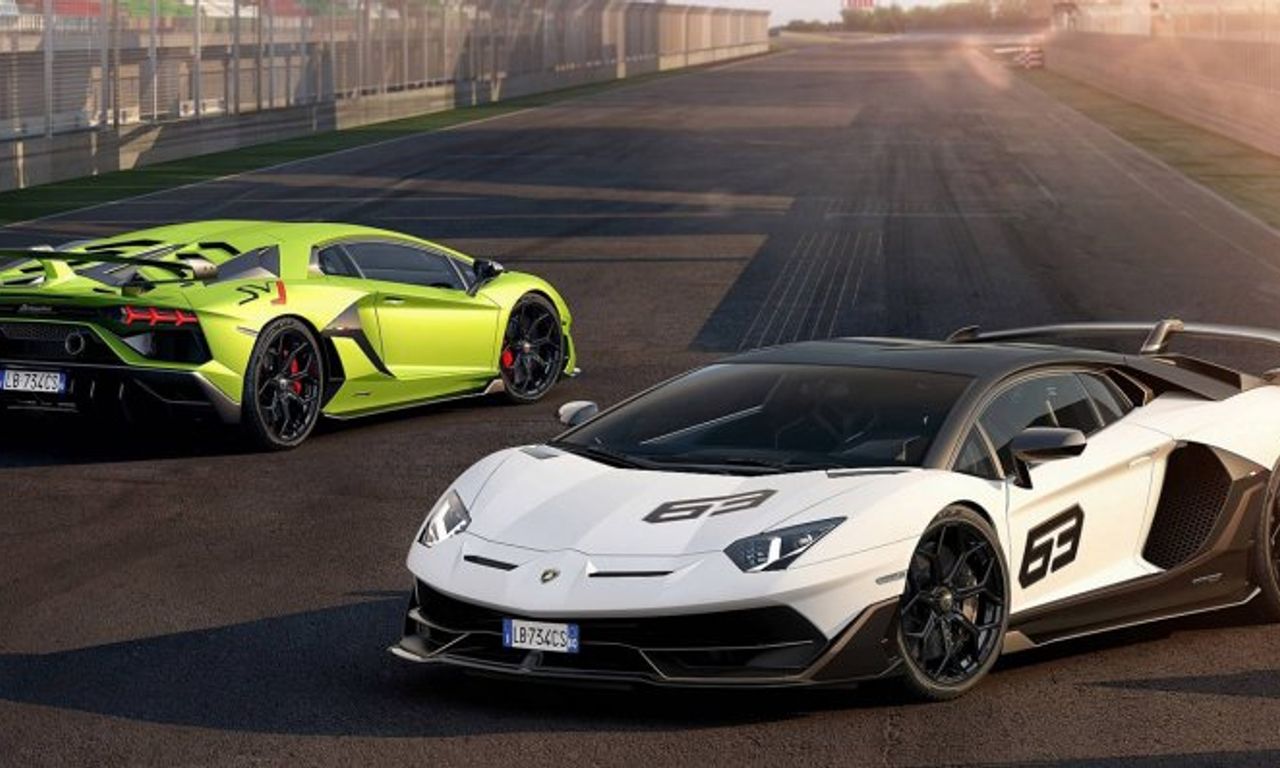 Lamborghini Aventador SVJ sở hữu khối động cơ V12, công suất 770 mã lực, mô men xoắn cực đại 720 Nm. Với khối động cơ này, Aventador SVJ chỉ mất 2,8 giây để tăng tốc 0 - 100 km/giờ trước khi đạt tốc tối đa 350 km/giờ.