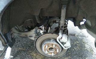 Soi những chi tiết gỉ sét "khó hiểu" trên Honda CR-V 2018, Honda Jazz 2018 Soi những chi tiết gỉ sét "khó hiểu" trên Honda CR-V 2018, Honda Jazz 2018