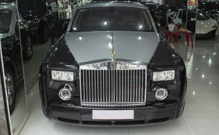 Nhà giàu Việt chơi xe Rolls-Royce, 10 năm "bay" đôi chục tỷ Nhà giàu Việt chơi xe Rolls-Royce, 10 năm "bay" đôi chục tỷ