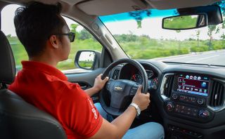 5 tính năng an toàn trên ô tô hỗ trợ đắc lực người lái 5 tính năng an toàn trên ô tô hỗ trợ đắc lực người lái