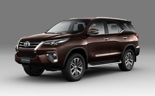 Lộ giá bán Toyota Fortuner 2018 bản máy dầu mới cho khách Việt Lộ giá bán Toyota Fortuner 2018 bản máy dầu mới cho khách Việt