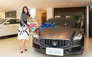 Ngắm Á hậu Thúy Vân rạng ngời bên Maserati Quattroporte "siêu độc" Ngắm Á hậu Thúy Vân rạng ngời bên Maserati Quattroporte "siêu độc"