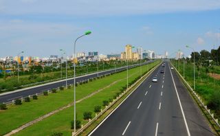 Tôi ức chế vì không thể vượt xe trên cao tốc ở Việt Nam Tôi ức chế vì không thể vượt xe trên cao tốc ở Việt Nam