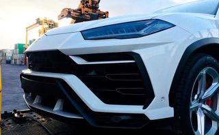 Diện kiến siêu SUV Lamborghini Urus đầu tiên về Việt Nam Diện kiến siêu SUV Lamborghini Urus đầu tiên về Việt Nam