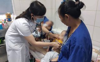 Xuất hiện nhiều trẻ bị sởi với biến chứng rất nặng Xuất hiện nhiều trẻ bị sởi với biến chứng rất nặng