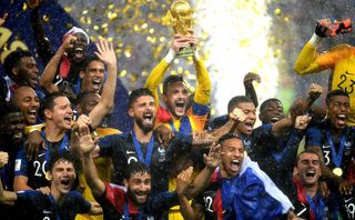 Đánh bại thuyết phục Croatia 4-2, Pháp lần thứ 2 vô địch World Cup Đánh bại thuyết phục Croatia 4-2, Pháp lần thứ 2 vô địch World Cup