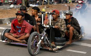 Thú chơi Vespa "dị" ở Indonesia và những chiếc xe độ "độc nhất vô nhị" Thú chơi Vespa "dị" ở Indonesia và những chiếc xe độ "độc nhất vô nhị"