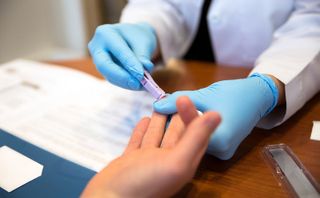 Xét nghiệm HIV ở đâu, bao nhiêu tiền và có những phương pháp nào? Xét nghiệm HIV ở đâu, bao nhiêu tiền và có những phương pháp nào?
