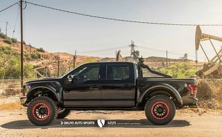 Ford F-150 Raptor "lột xác" dưới bàn tay ma thuật của Youtuber nổi tiếng Ford F-150 Raptor "lột xác" dưới bàn tay ma thuật của Youtuber nổi tiếng