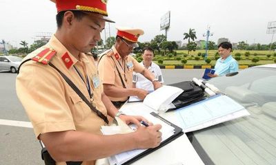 Người vi phạm giao thông sẽ nộp tiền phạt qua Cổng dịch vụ công quốc gia