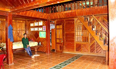 Cả làng giàu bất chợt, hàng loạt biệt thự gỗ tiền tỷ mọc lên giữa đại ngàn