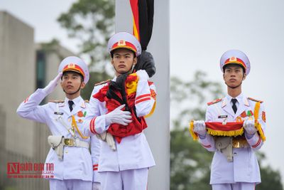 Lễ thượng cờ rủ Quốc tang nguyên Tổng bí thư Lê Khả Phiêu