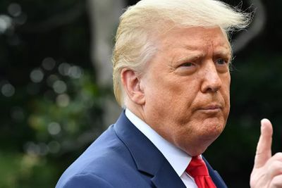 Mâu thuẫn với cấp dưới, Tổng thống Trump vẫn quả quyết Beirut