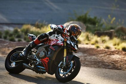 ducati racer carlin dunne dead following pikes peak hill climb crash