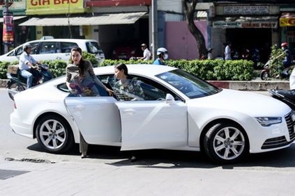 porsche panamera turbo ho ngoc ha