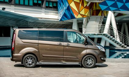 ford tourneo titanium brown jpg21