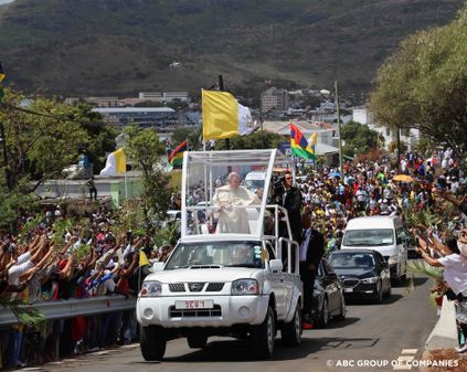 0455742f nissan np300 popemobile 2