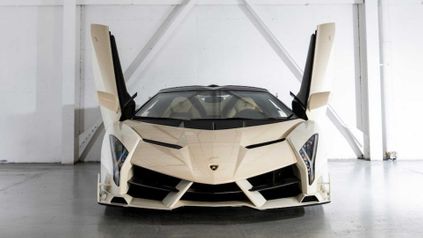 2014 lamborghini veneno roadster